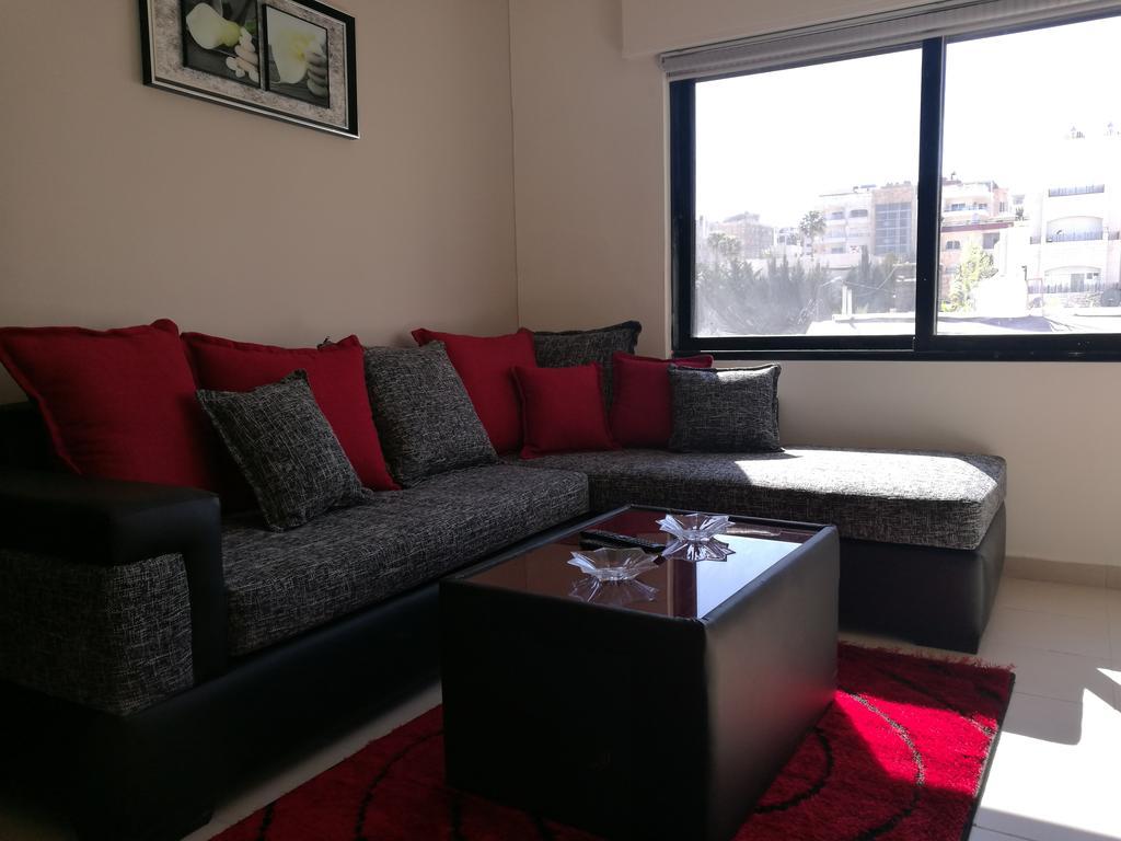 Cozy Dair Ghbar Apartment Амман Экстерьер фото